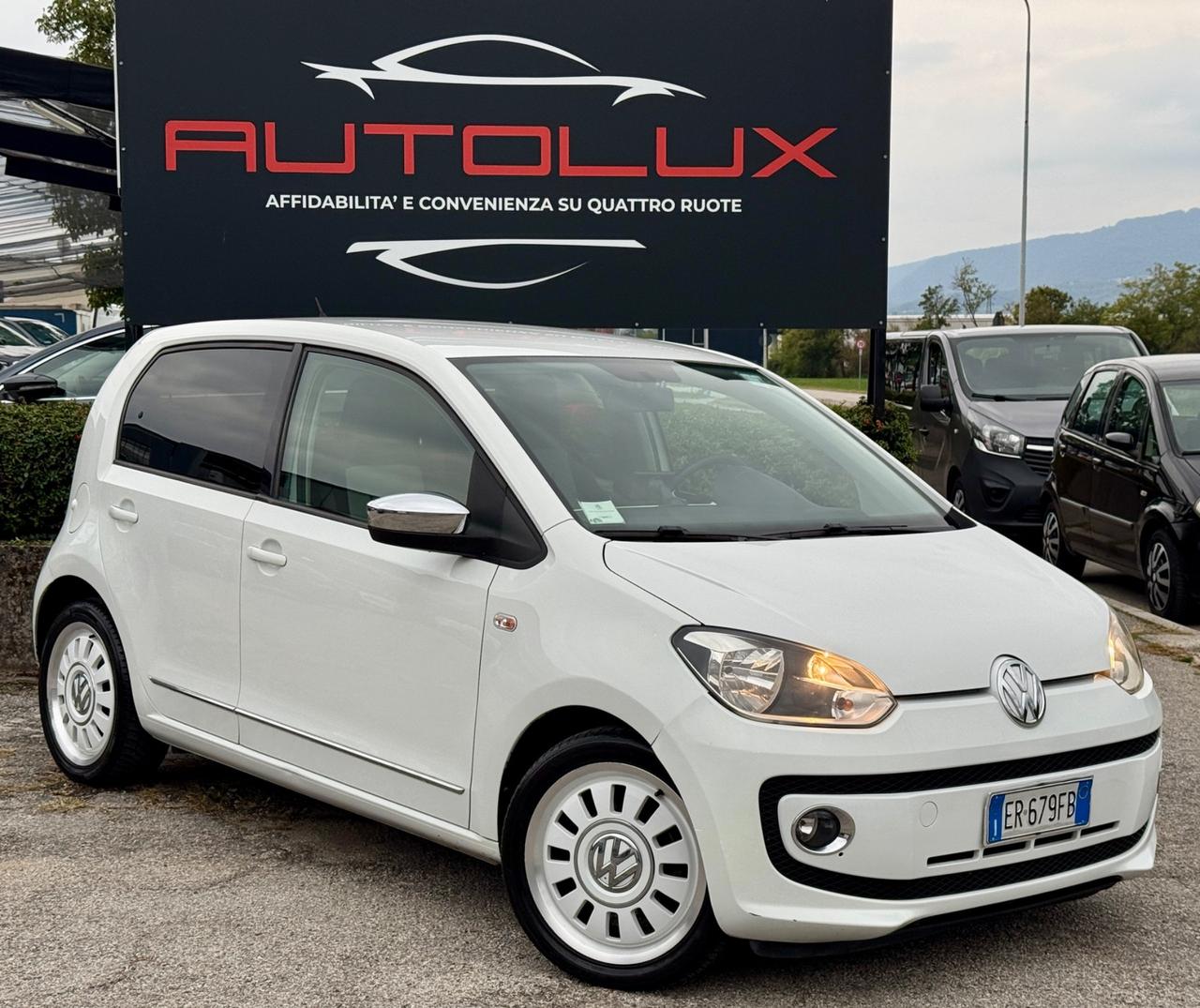 Volkswagen up! 1.0 75 CV 5p WHITE NEOPATENTATI