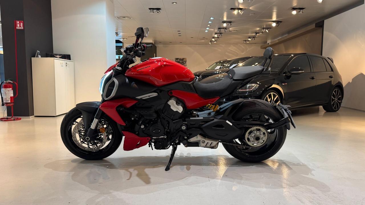 DUCATI DIAVEL V4 1.2B 168CV - 2024