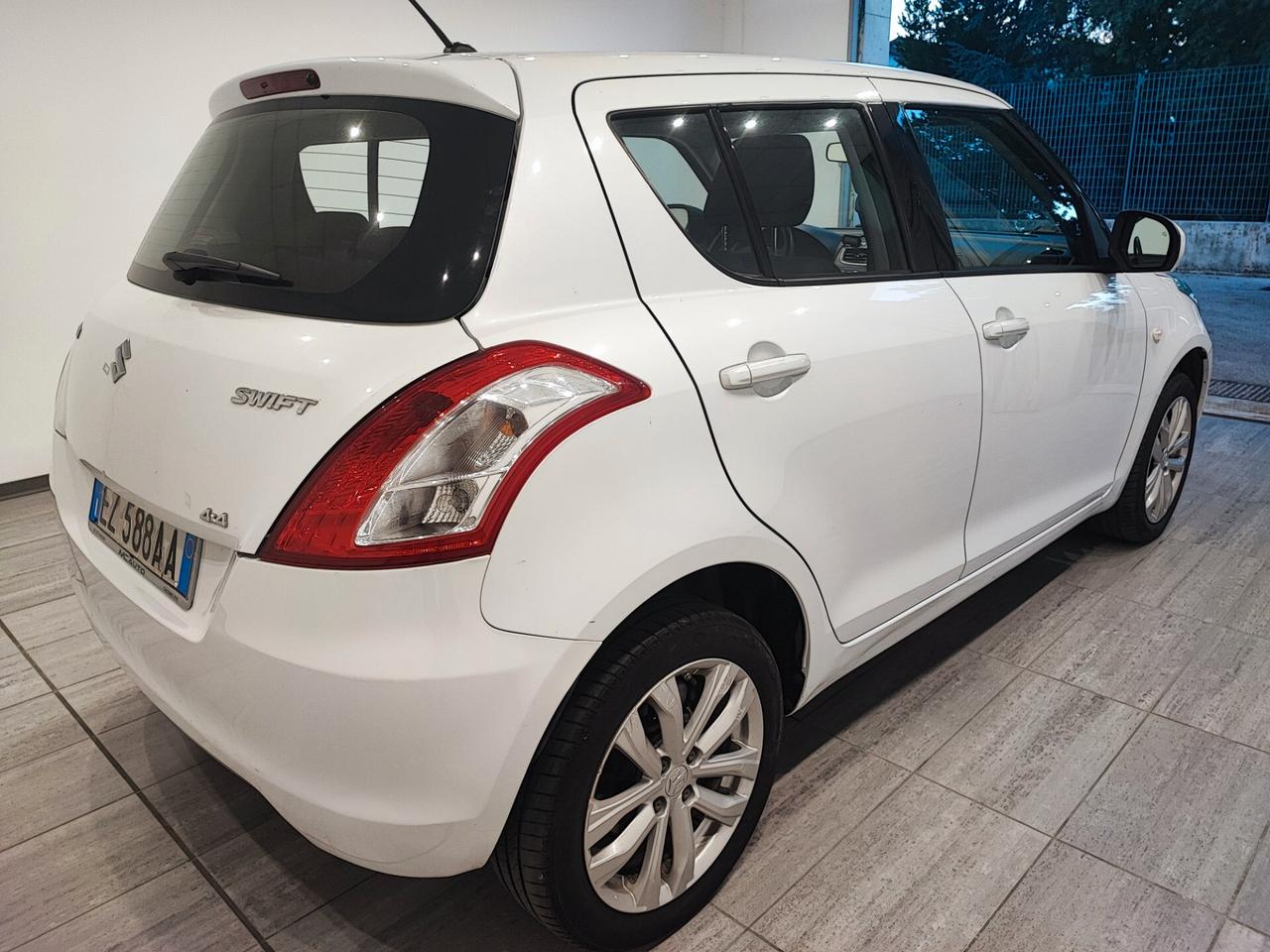 Suzuki Swift 1.2 VVT 4WD 5 porte B-Cool Bi-Color