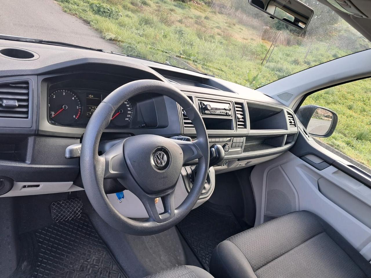 Volkswagen Caravelle 2.0 TDI DSG 9 posti (Iva Esposta)