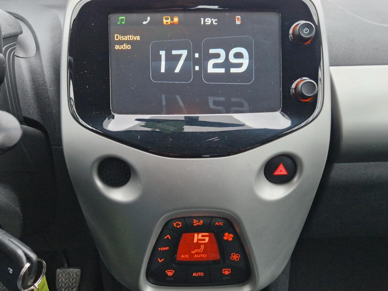 Toyota Aygo 1.0 VVT-i 69 CV 5 porte x-play