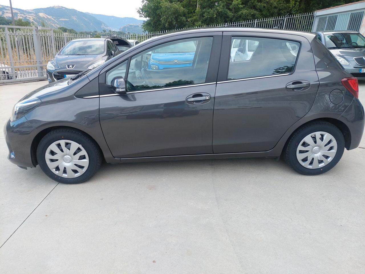 Toyota Yaris 1.0 5 porte 86.000KM
