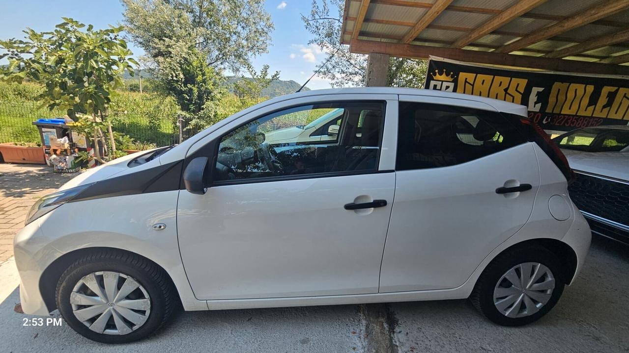 Toyota Aygo 1.0 VVT-i 72 CV 5 porte x-play