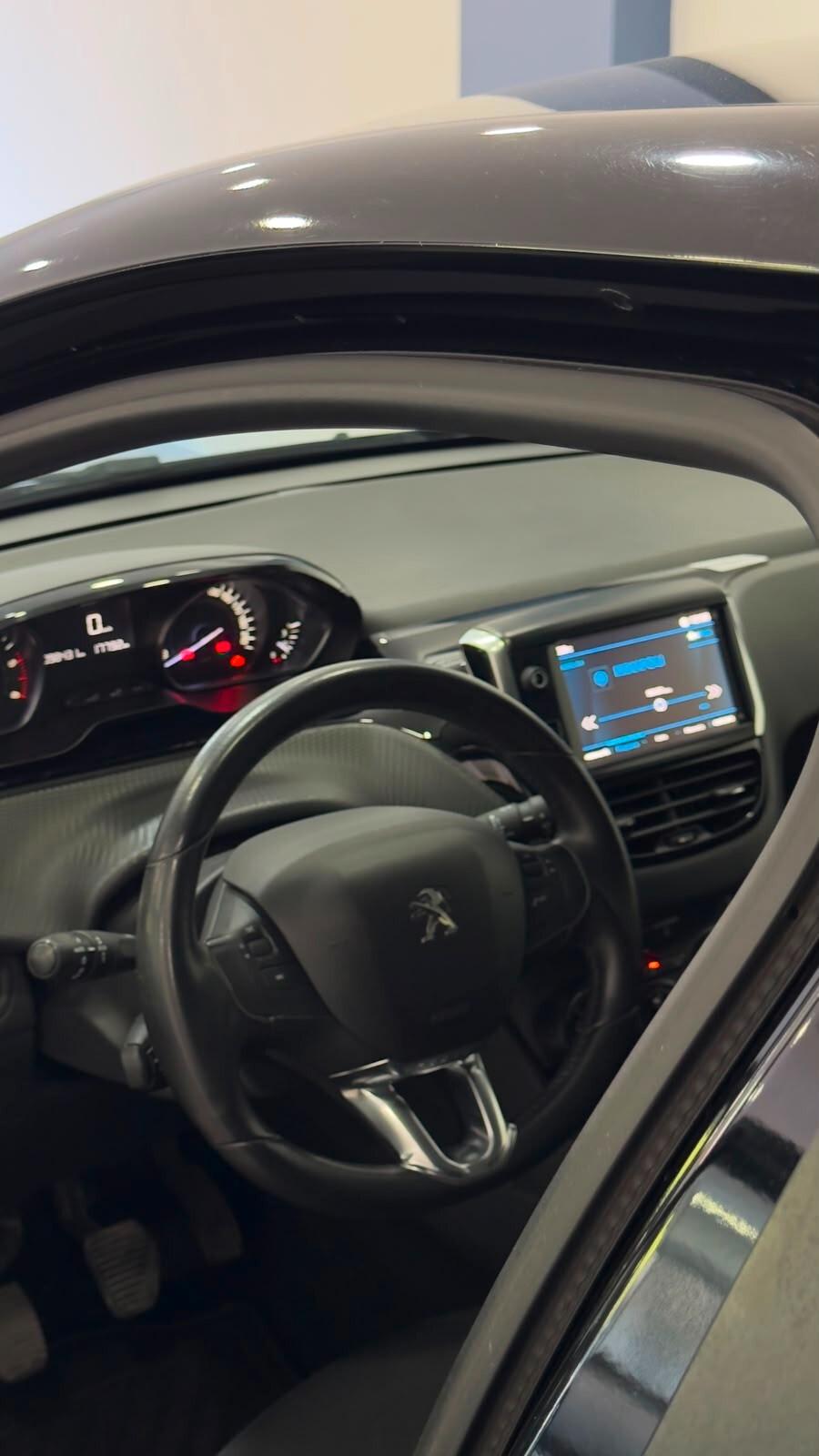 Peugeot 208 1.5 HDI 100 cv Signature