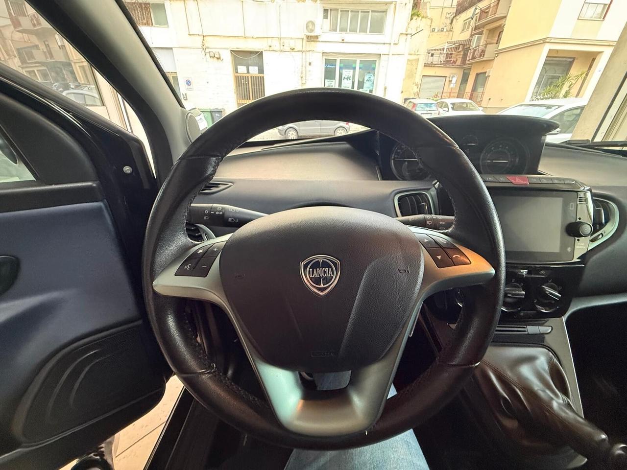 Lancia Ypsilon 1.0 FireFly 5 porte S&S Hybrid Silver Plus