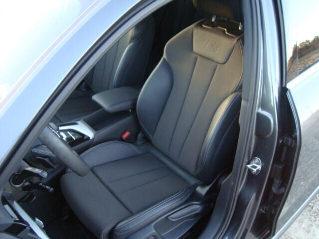 Audi A4 Avant tdi MHEV 2024 quattro S tronic line edition