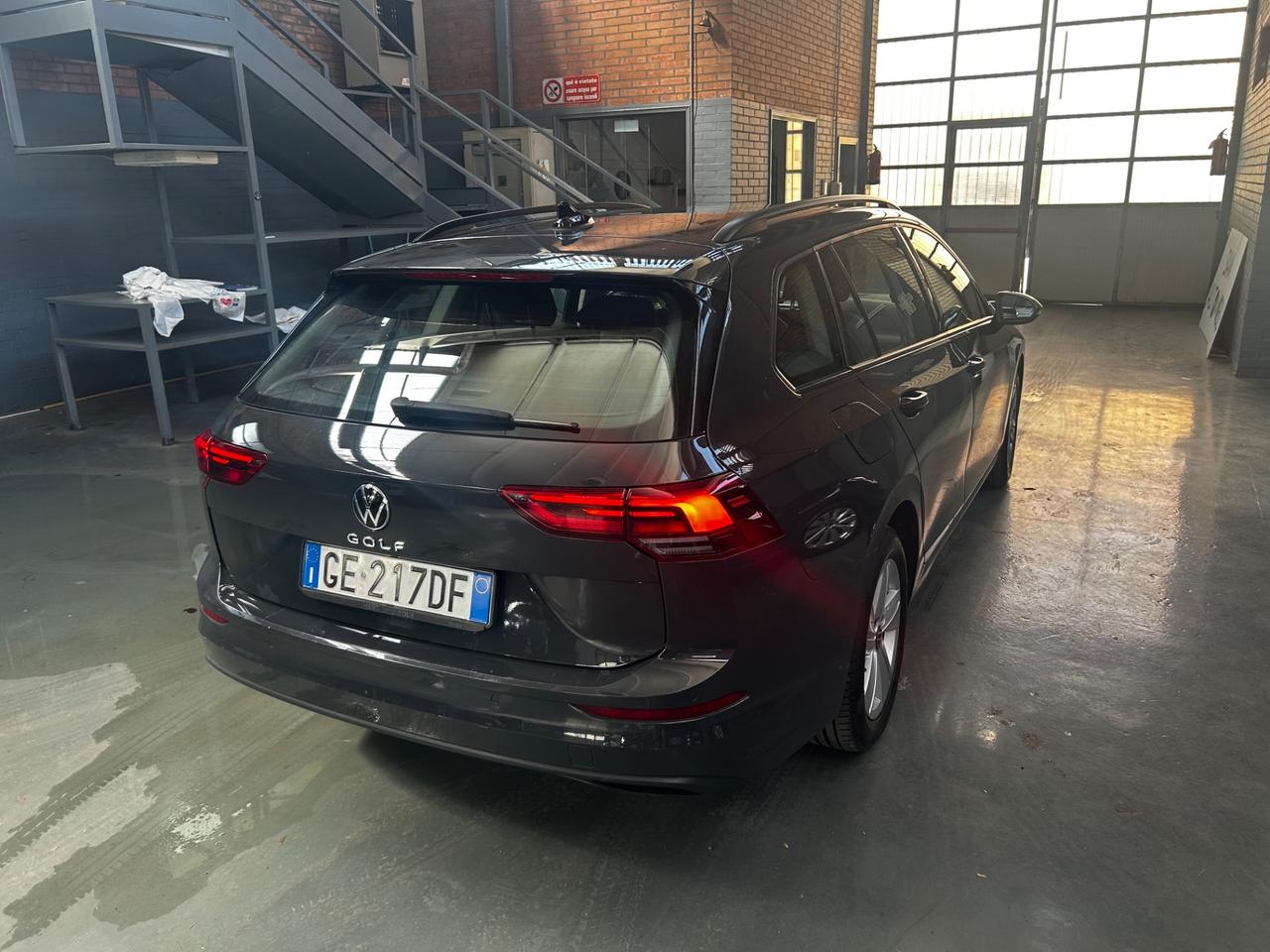 Volkswagen Golf variant 2.0 TDI 115 CV SCR Life Neopatentati