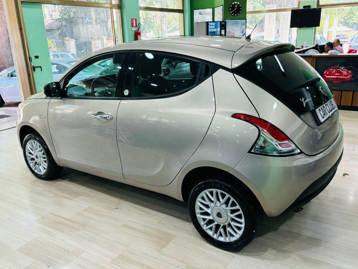 Lancia Ypsilon 0.9 T.Air 85 CV 5 p Metano Ecochic My'14