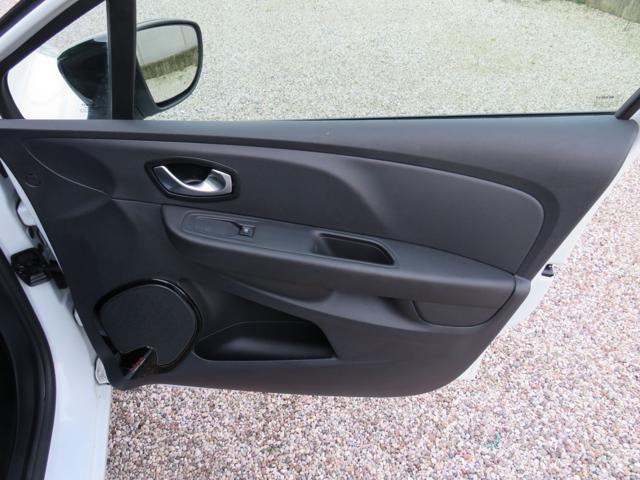 RENAULT Clio Sporter dCi 8V 75 CV Moschino Zen