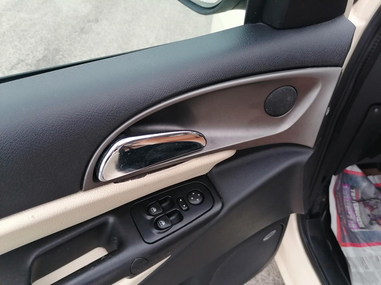 Lancia Ypsilon 1.3 Multijet 16V Platino