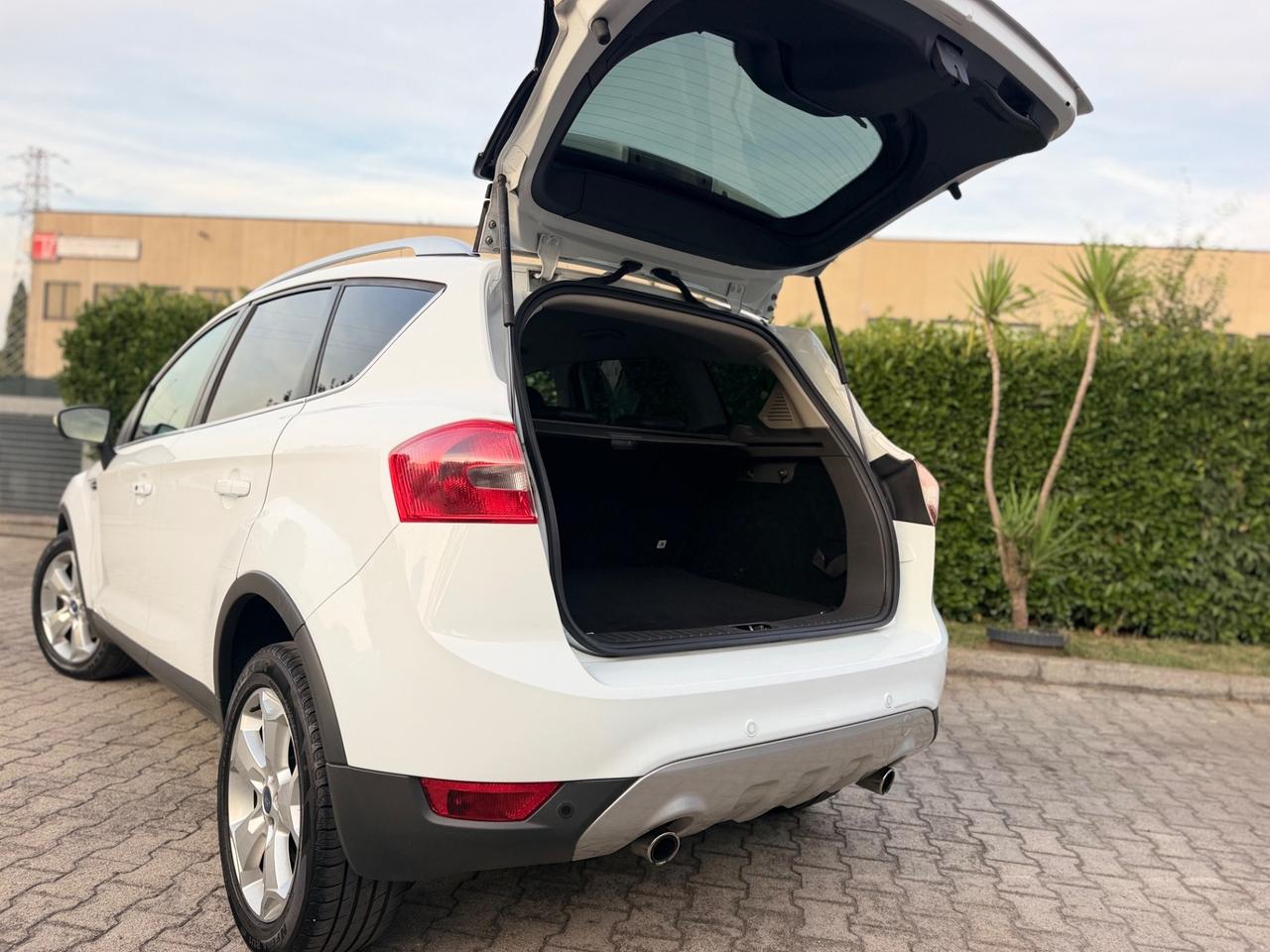Ford Kuga 2.0 TDCi 163 CV 4WD Titanium