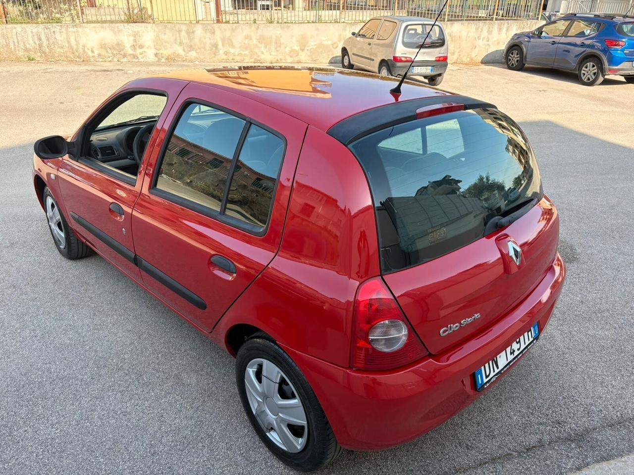 Renault Clio Storia 1.2 16V 5 porte Dynamique