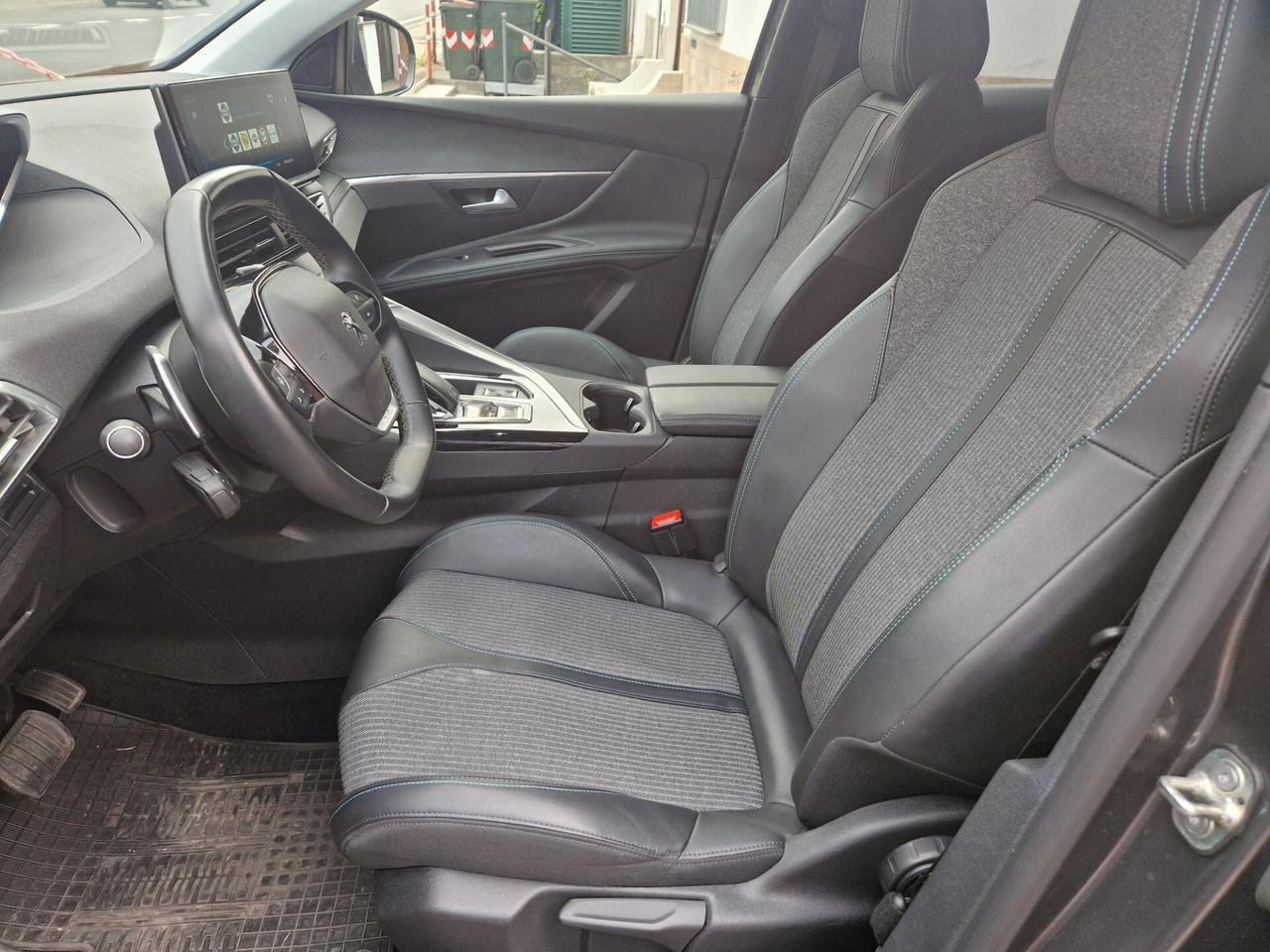 Peugeot 3008 1.5 130CV "67.200 km" AUTOMATICA, Carplay, Telecamera 360