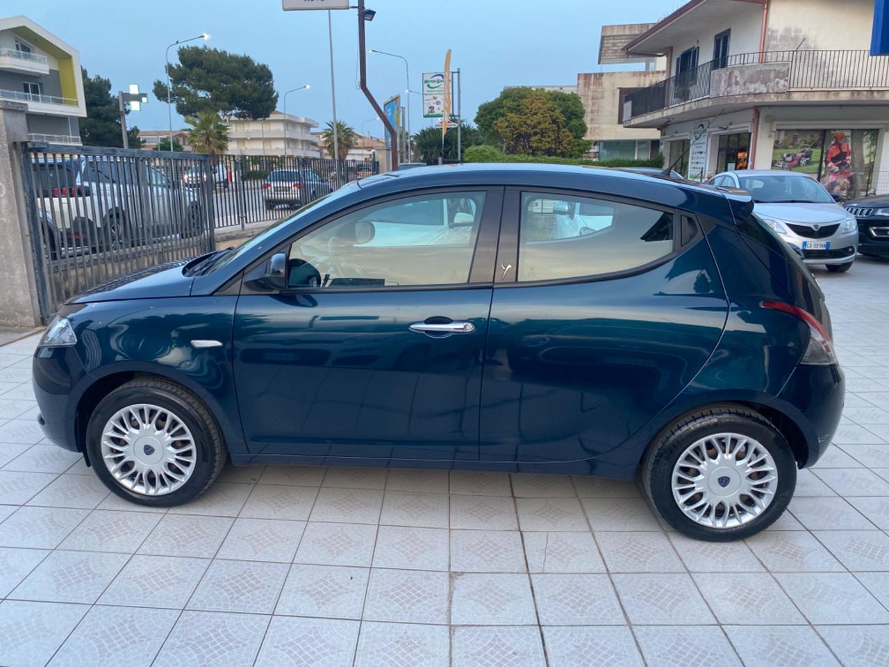 Lancia Ypsilon 1.2 69 CV 5 porte Gold