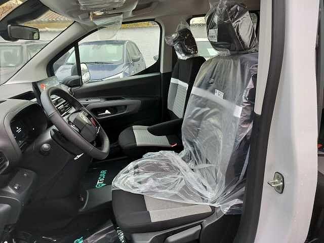 Citroen Berlingo BlueHDi 130 S&S EAT8 Combi Plus KM Ø