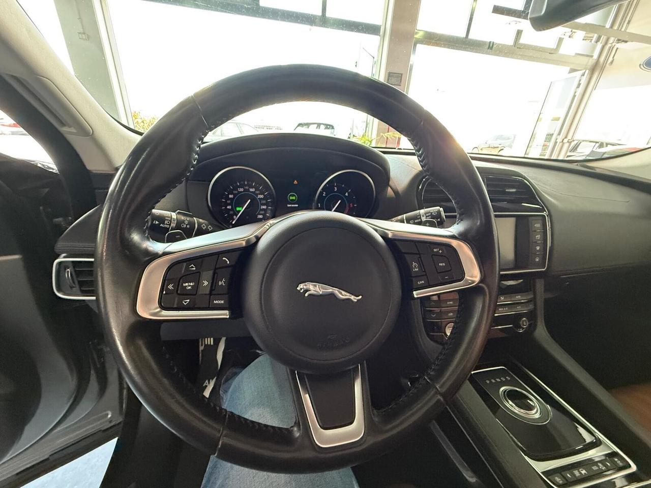 Jaguar F-Pace 2.0 D 180 CV AWD aut. Prestige