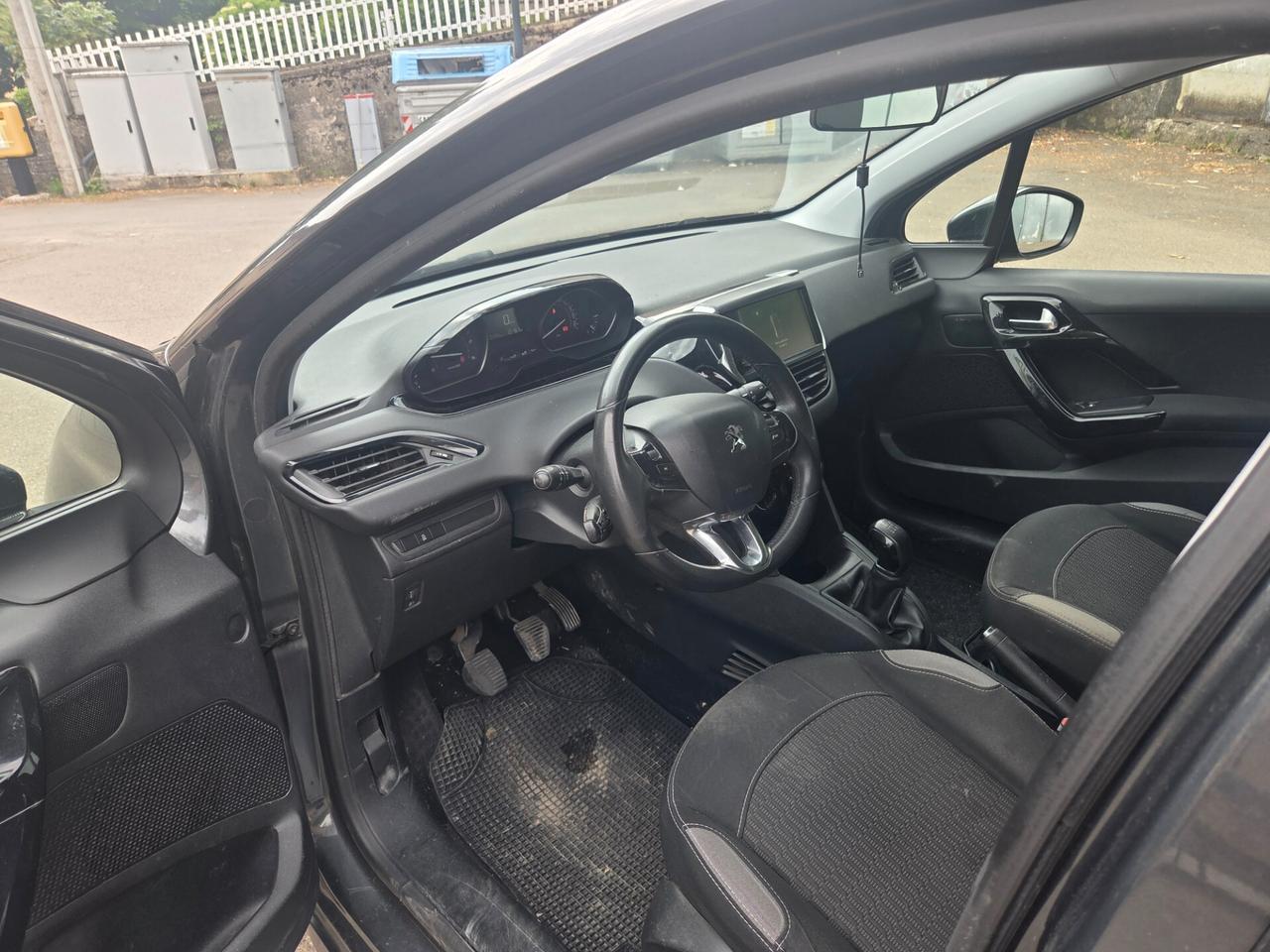 Peugeot 208 BlueHDi 75 5 porte Allure
