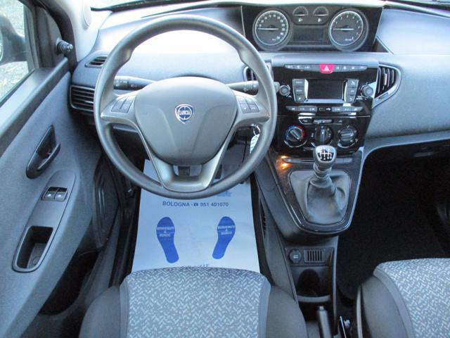 LANCIA Ypsilon 1.0 FireFly 5 porte S&S Hybrid Ecochic Silver