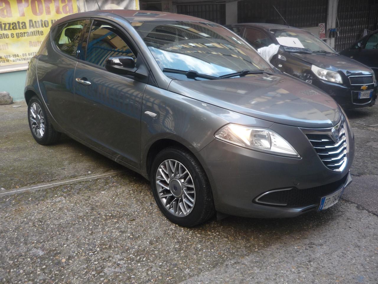 Lancia Ypsilon 1.2 69 CV 5 porte S&S Gold