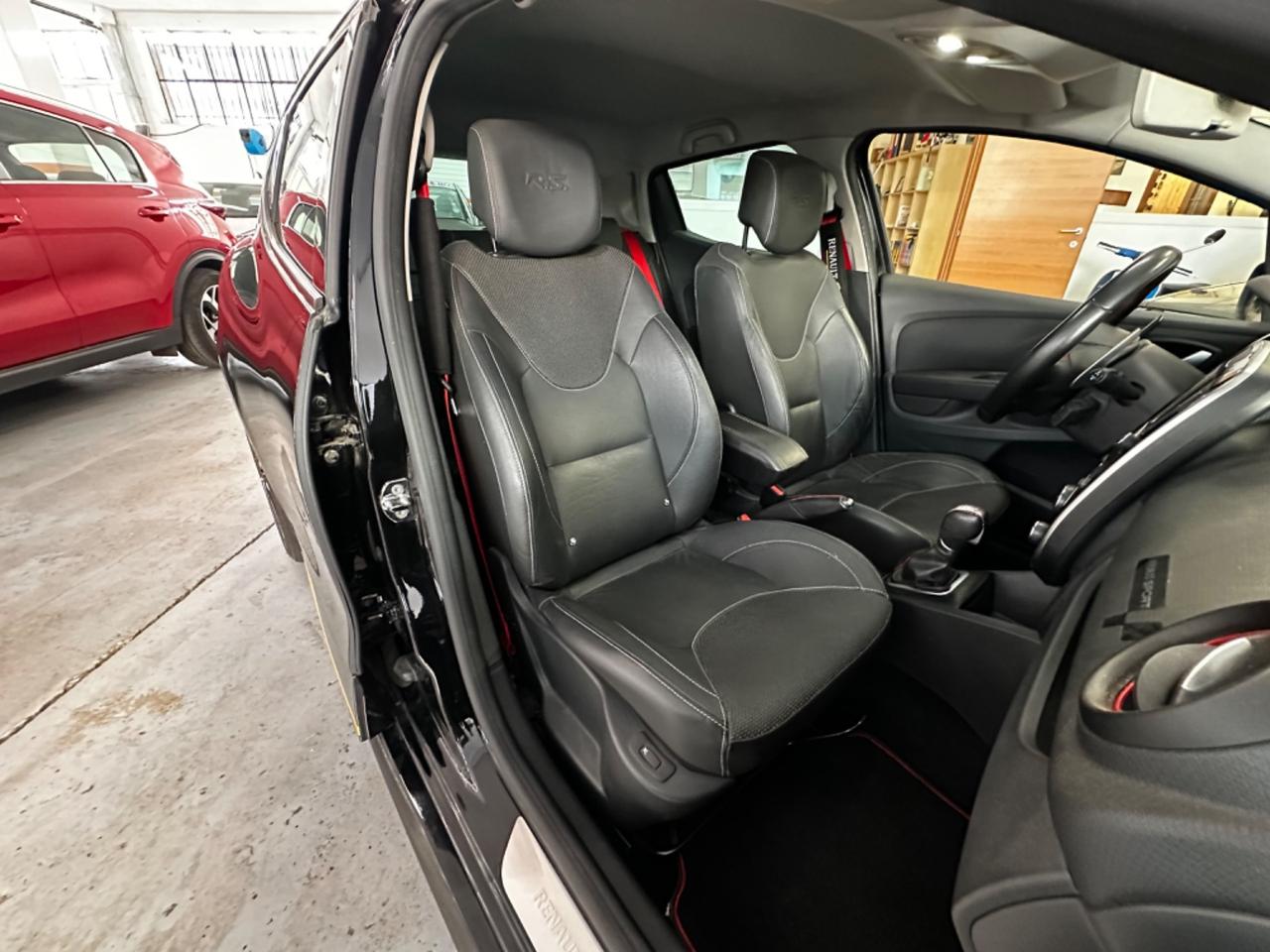 Renault Clio TCe 220CV EDC 5 porte Energy R.S. Trophy - Autonavigli