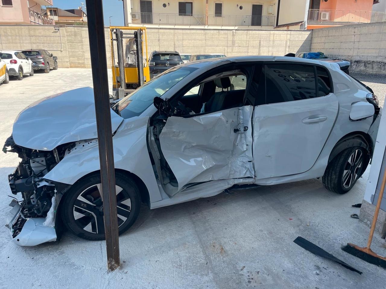 Peugeot 208 Hybrid 110 e-DCS6 Allure