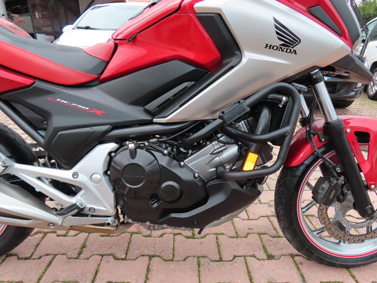 Honda NC 750X FULL 15.000 KM PARI AL NUOVO