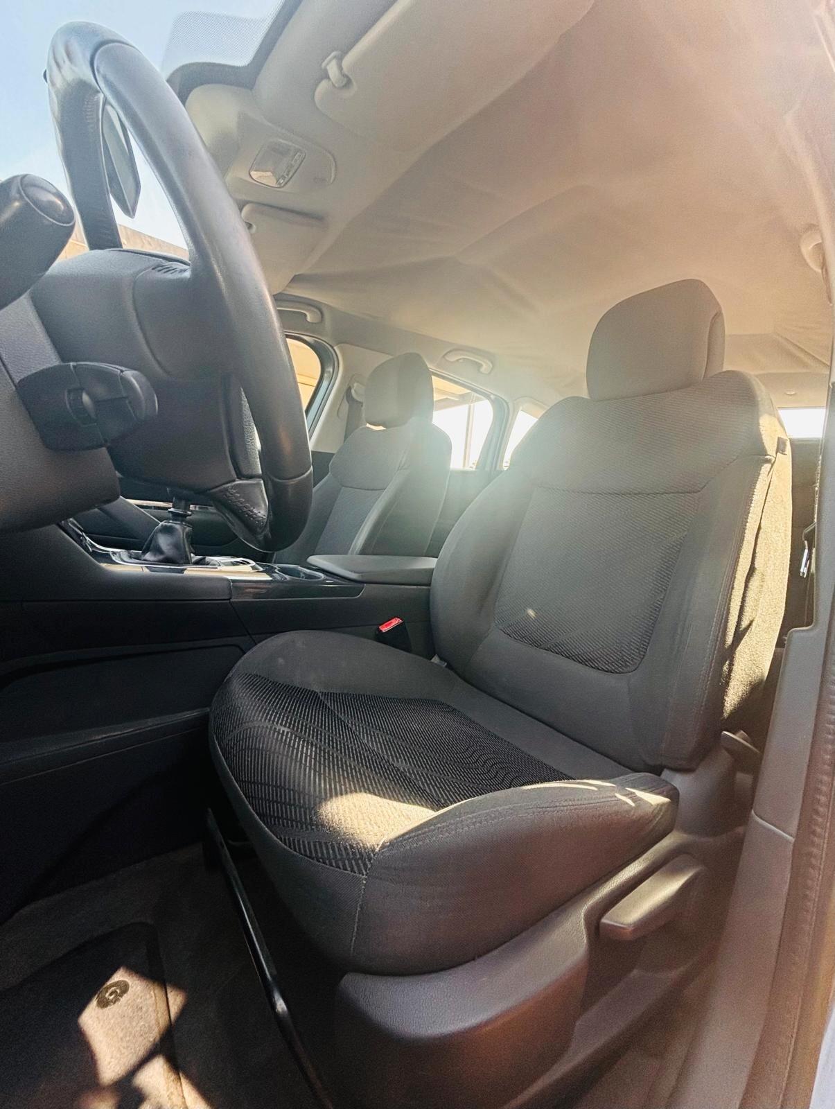 Peugeot 3008 1.6 HDi 115CV Business