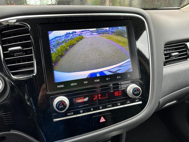 MITSUBISHI Outlander 2.4 MIVEC 4WD PHEV Instyle Plus 25000KM UNIPROP
