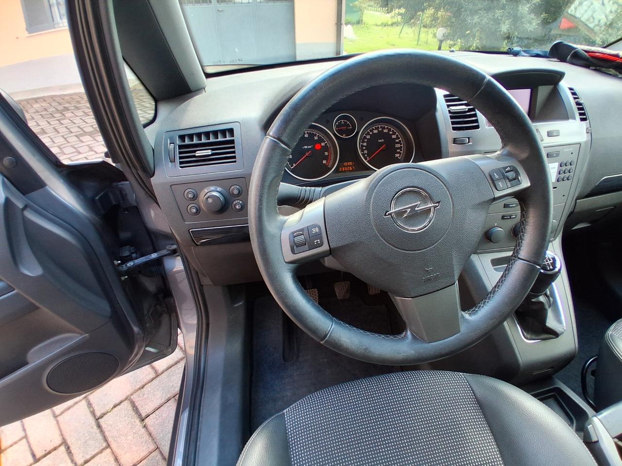 Opel Zafira 1.8 16v vvt club