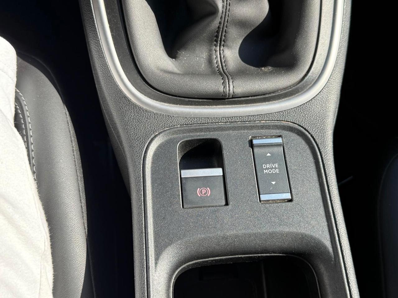 Jeep Avenger 2023 1.2 Turbo 100 CV Summit