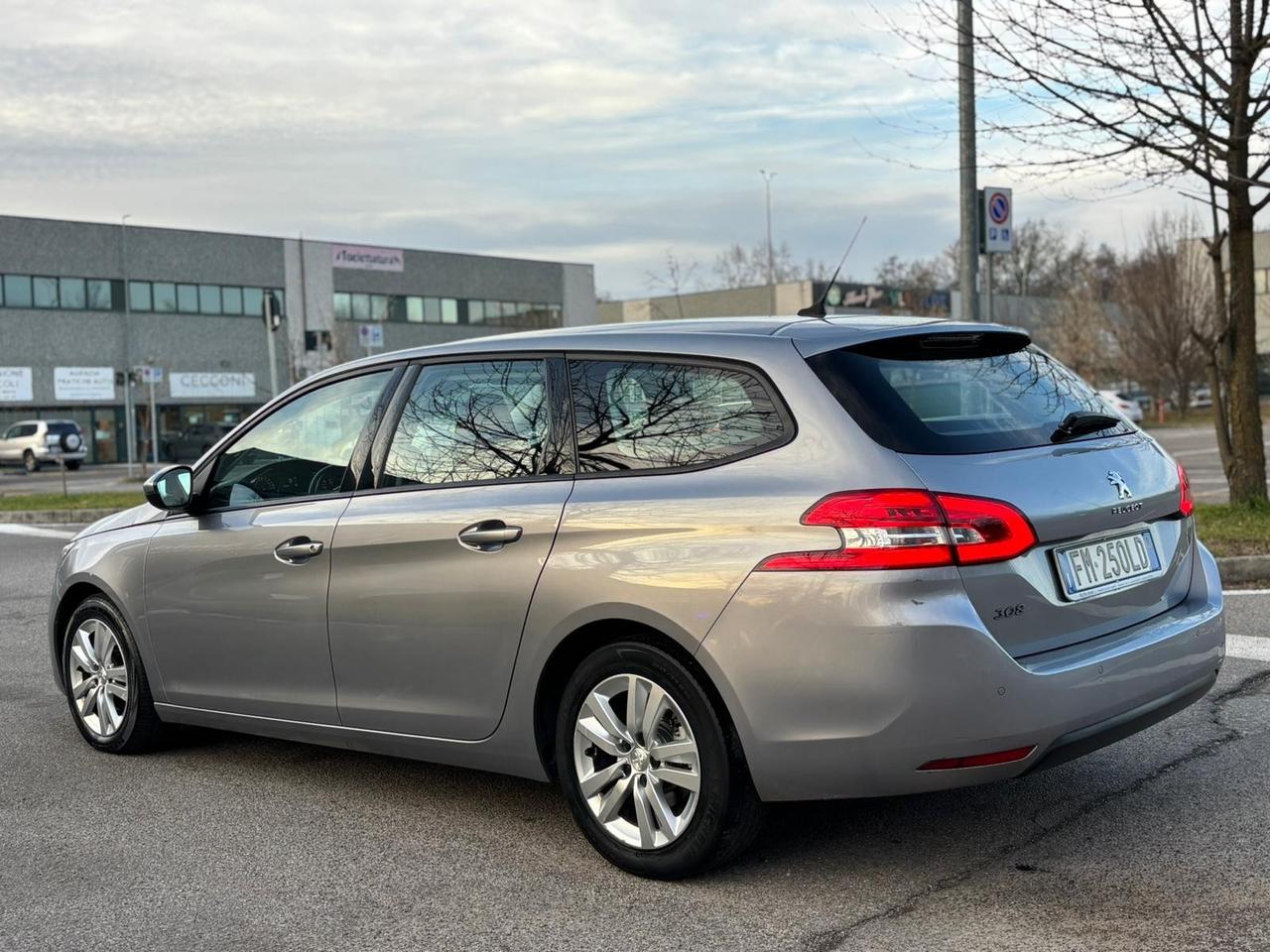 Peugeot 308 BlueHDi 120 S&S EAT6 SW Business