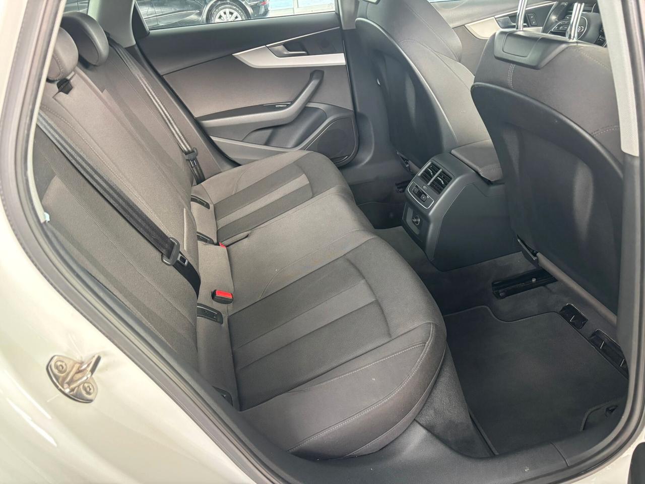 Audi A4 allroad 40 TDI 190 CV S tronic Identity Contrast