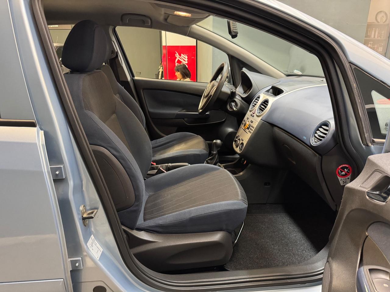 Opel Corsa 1.2 5 porte Cosmo