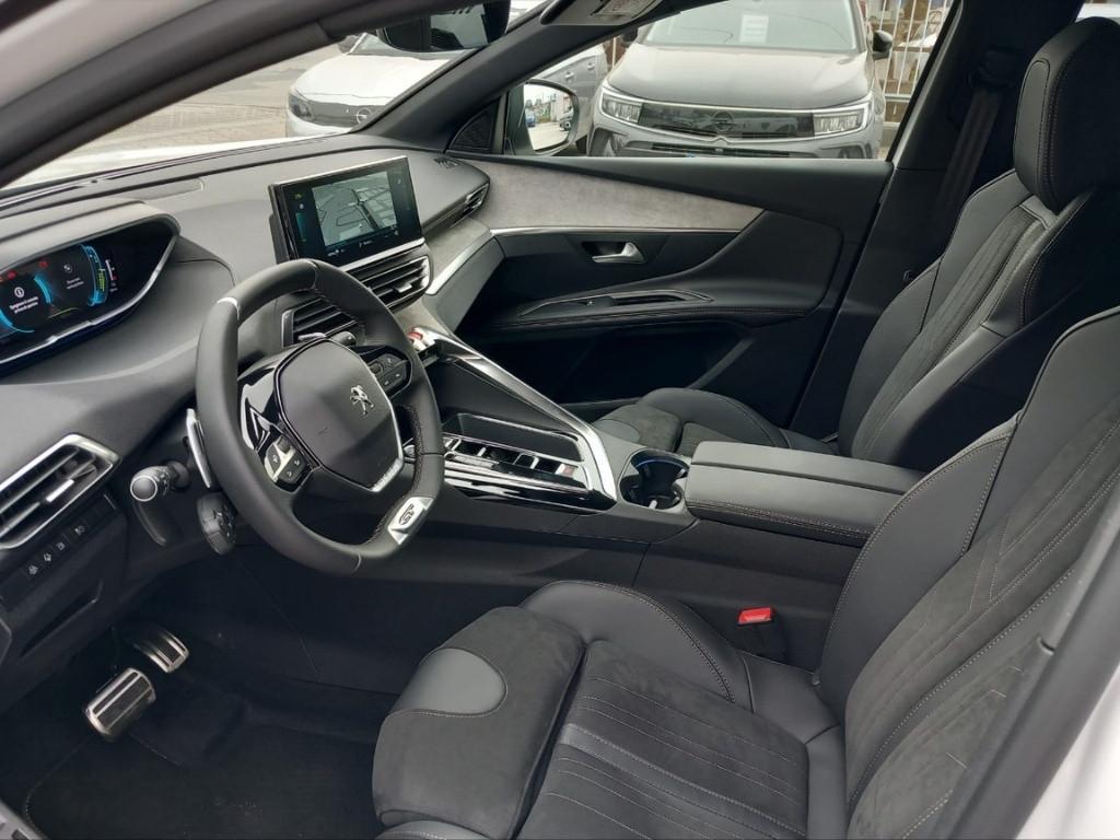 PEUGEOT 3008 HYBRID 225 e-EAT8 - GT