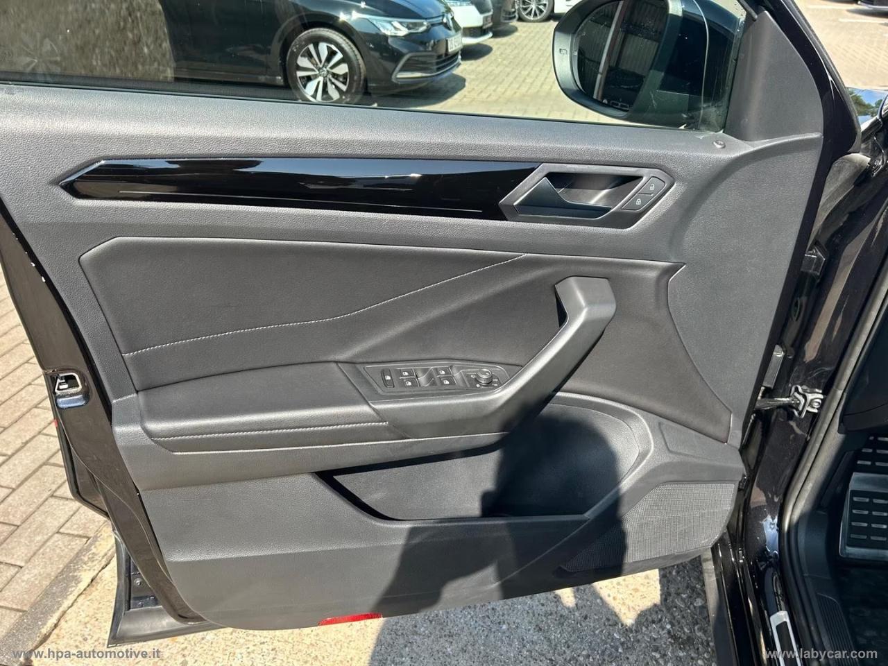 VOLKSWAGEN T-Roc 2.0TDI R-LINE Full Led Navi Pelle Iq-Light Matrix