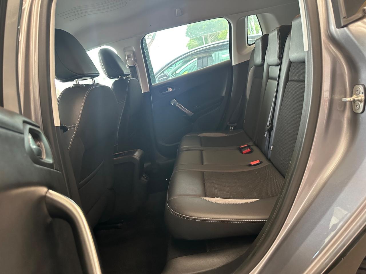 Peugeot 2008 BlueHDi 120 S&S Allure