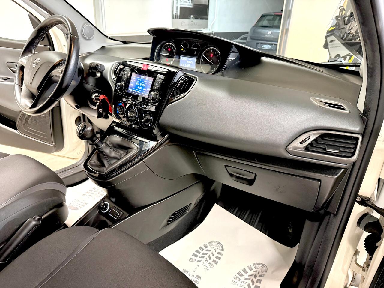 Lancia Ypsilon 1.2 69 CV 5 porte Gold