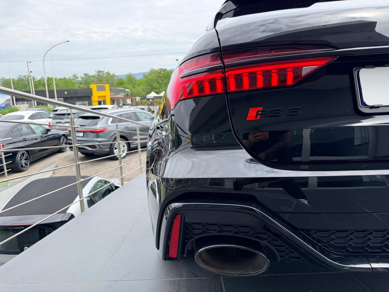 Audi RS6 RS 6 Avant 4.0 TFSI V8 quattro tiptronic Performance