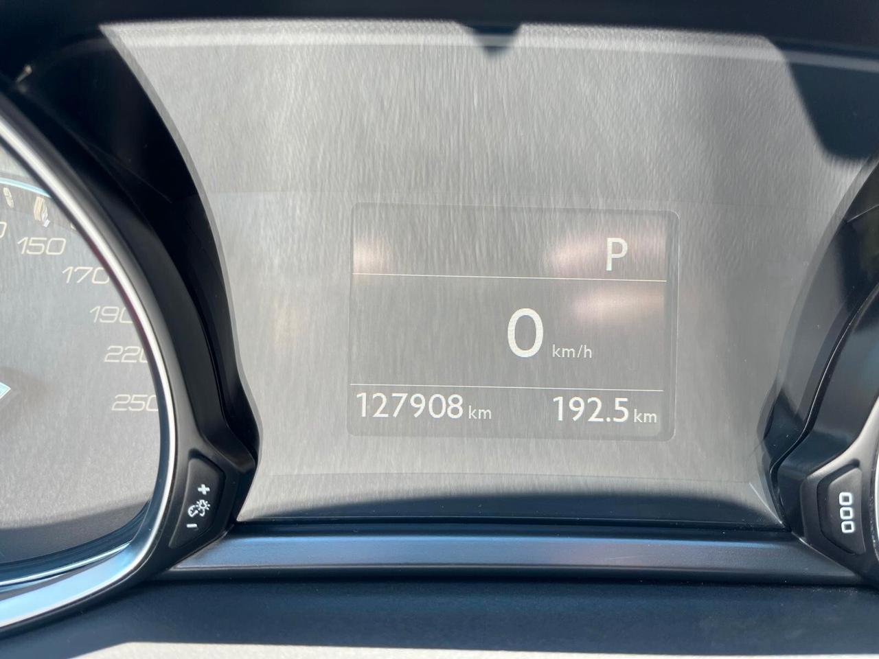 Peugeot 308 BlueHDi 120 S&S EAT6 SW Allure