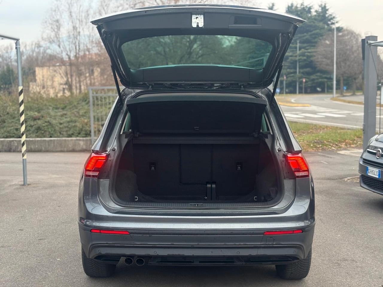 Volkswagen Tiguan 2.0 TDI SCR DSG 4MOTION Business BMT
