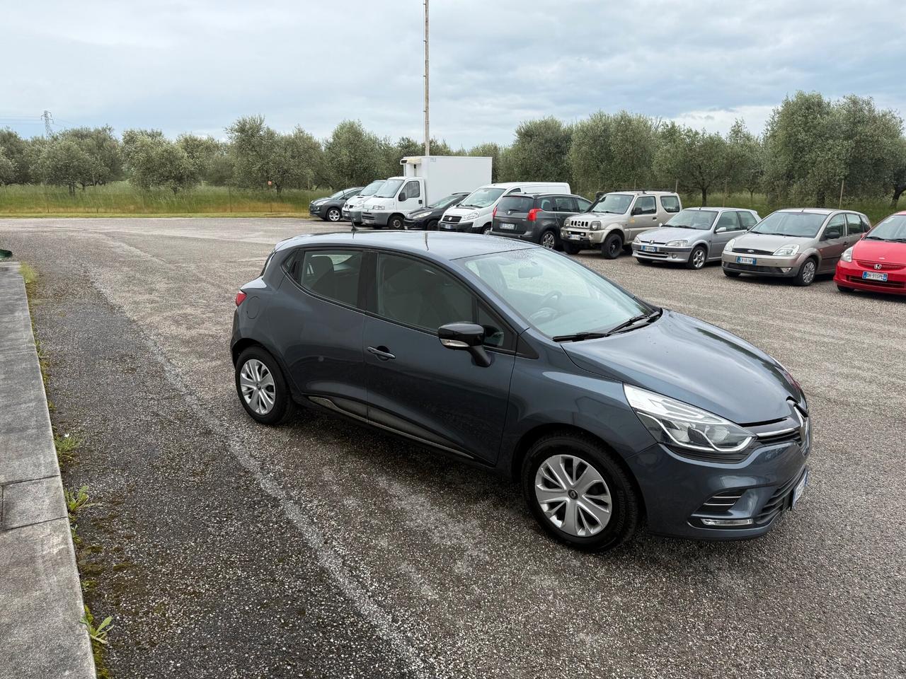 Renault Clio TCe 12V 75 CV 5 porte Moschino Life