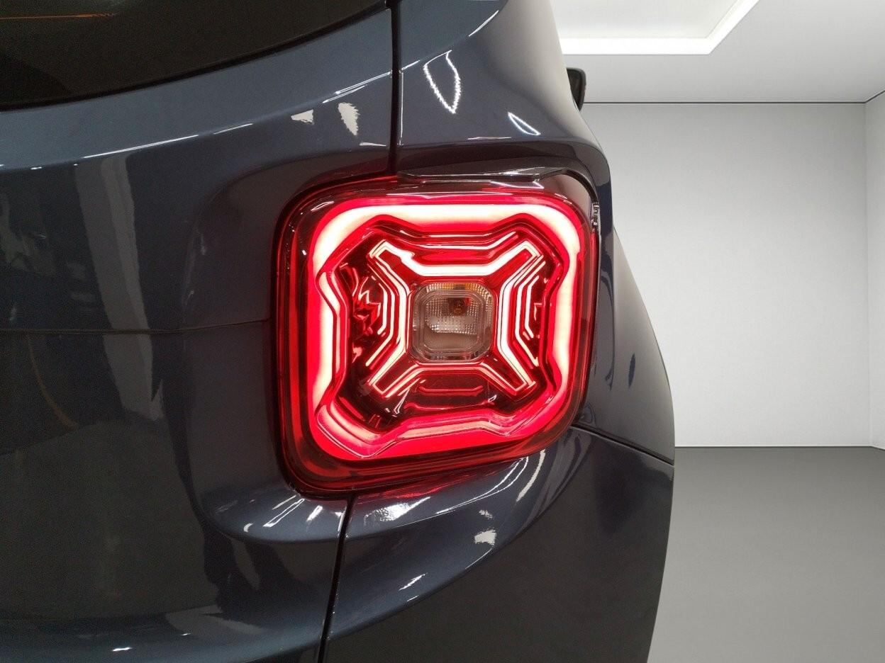 Jeep Renegade 1.5 Turbo T4 MHEV Summit