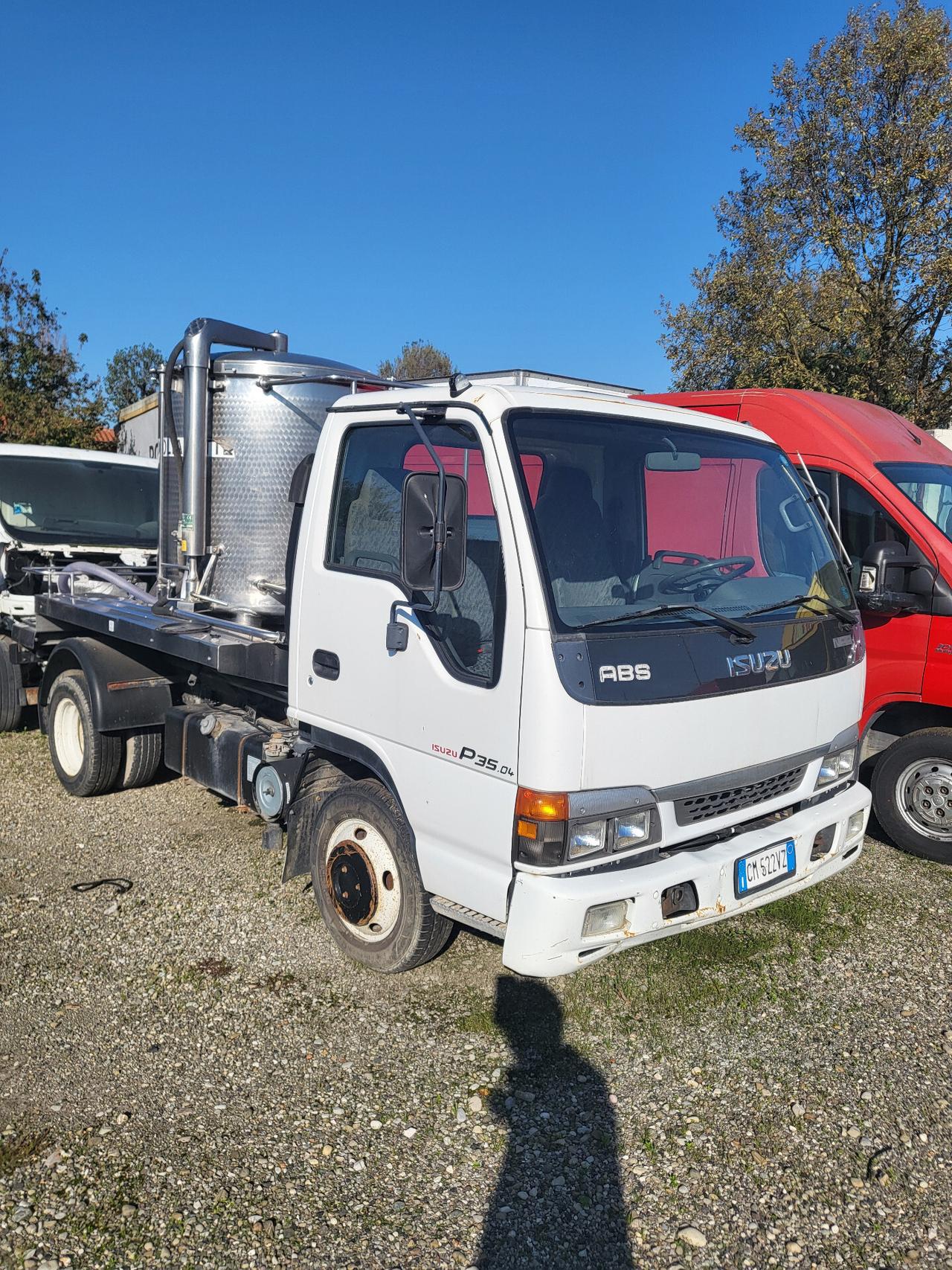 Isuzu NPR 3.0 TDI PC trasporto latte