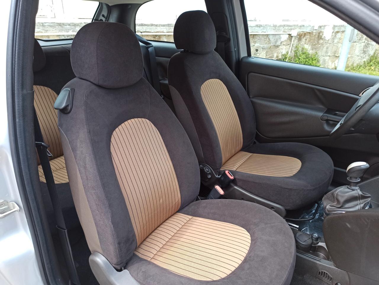 Lancia Ypsilon 1.2 8v Oro