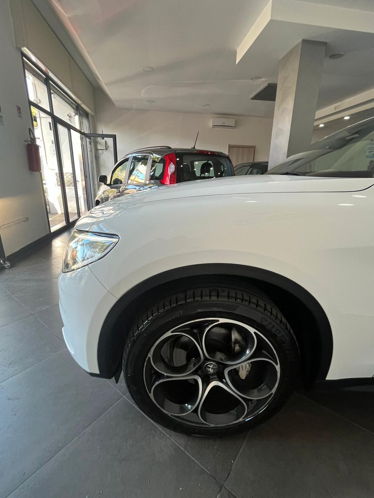 Alfa Romeo Stelvio 2.2 Turbodiesel 210 CV AT8 Q4 Super