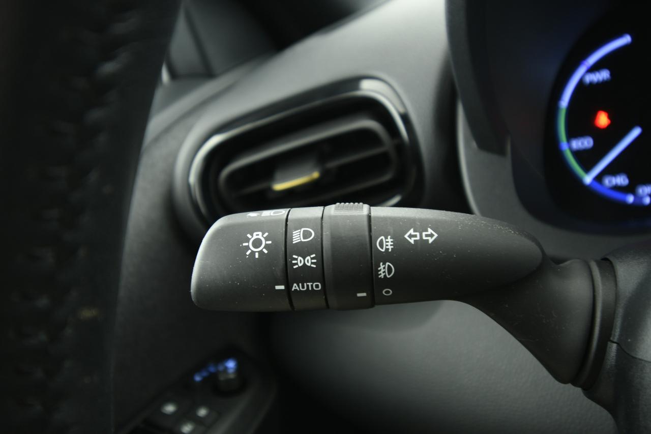 TOYOTA Yaris Cross 1.5h Premiere fwd 116cv e-cvt NEOPATENTATI+CAMERA 36O°+HEAD UP