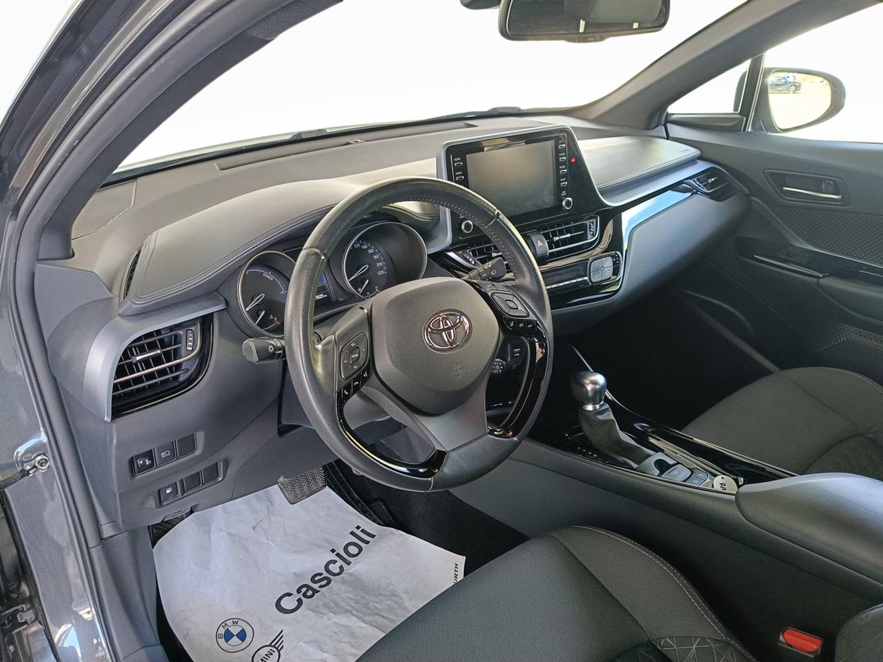 TOYOTA C-HR 2.0h Trend e-cvt
