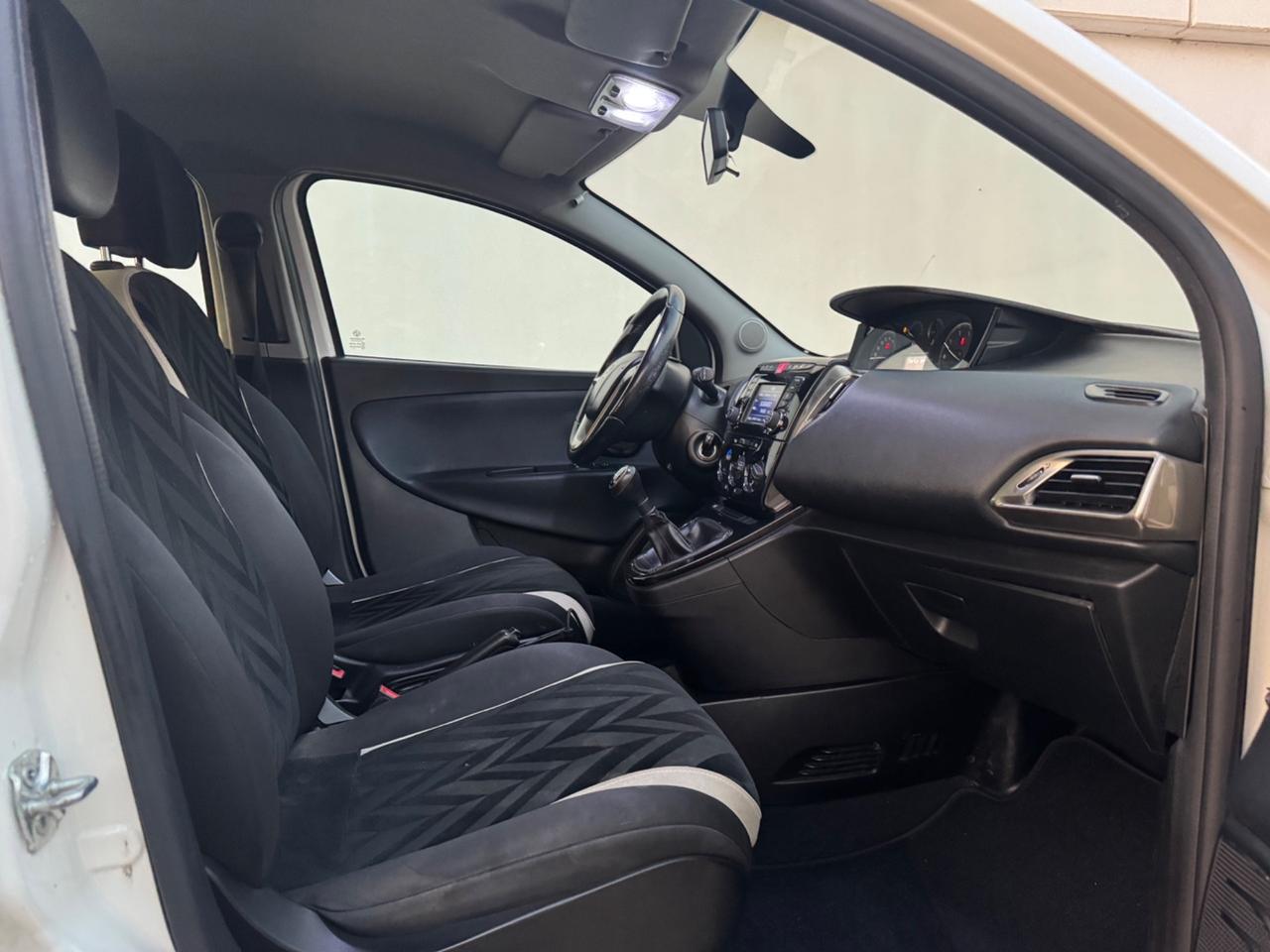 Lancia Ypsilon 1.3 MJT 16V 95 CV 5 porte S&S Gold