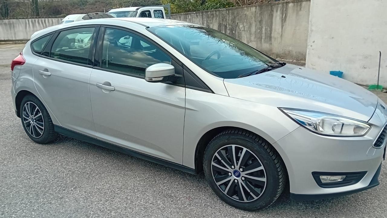 Ford focus 5P-1.6 gpl - km 86000-2015