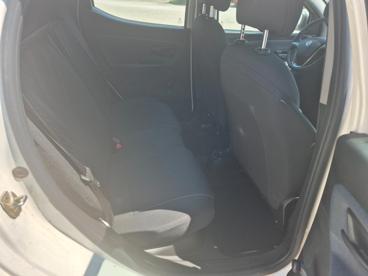 Lancia Ypsilon 1.0 FireFly 5 porte S&S Hybrid Ecochic Gold